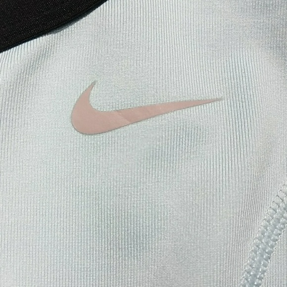 🌸Nike Athletic Top In Light Blue With Black Trim - Picture 3 of 4